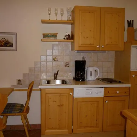 Appartementhaus Olympia Schloessl アパート ノイシュティフト・イム・シュトゥーバイタール