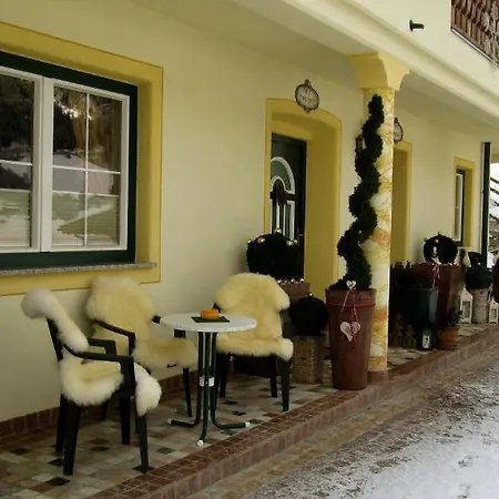 Appartementhaus Olympia Schloessl アパート ノイシュティフト・イム・シュトゥーバイタール