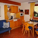 Appartementhaus Olympia Schloessl * نيوستيف ام ستوبيتا